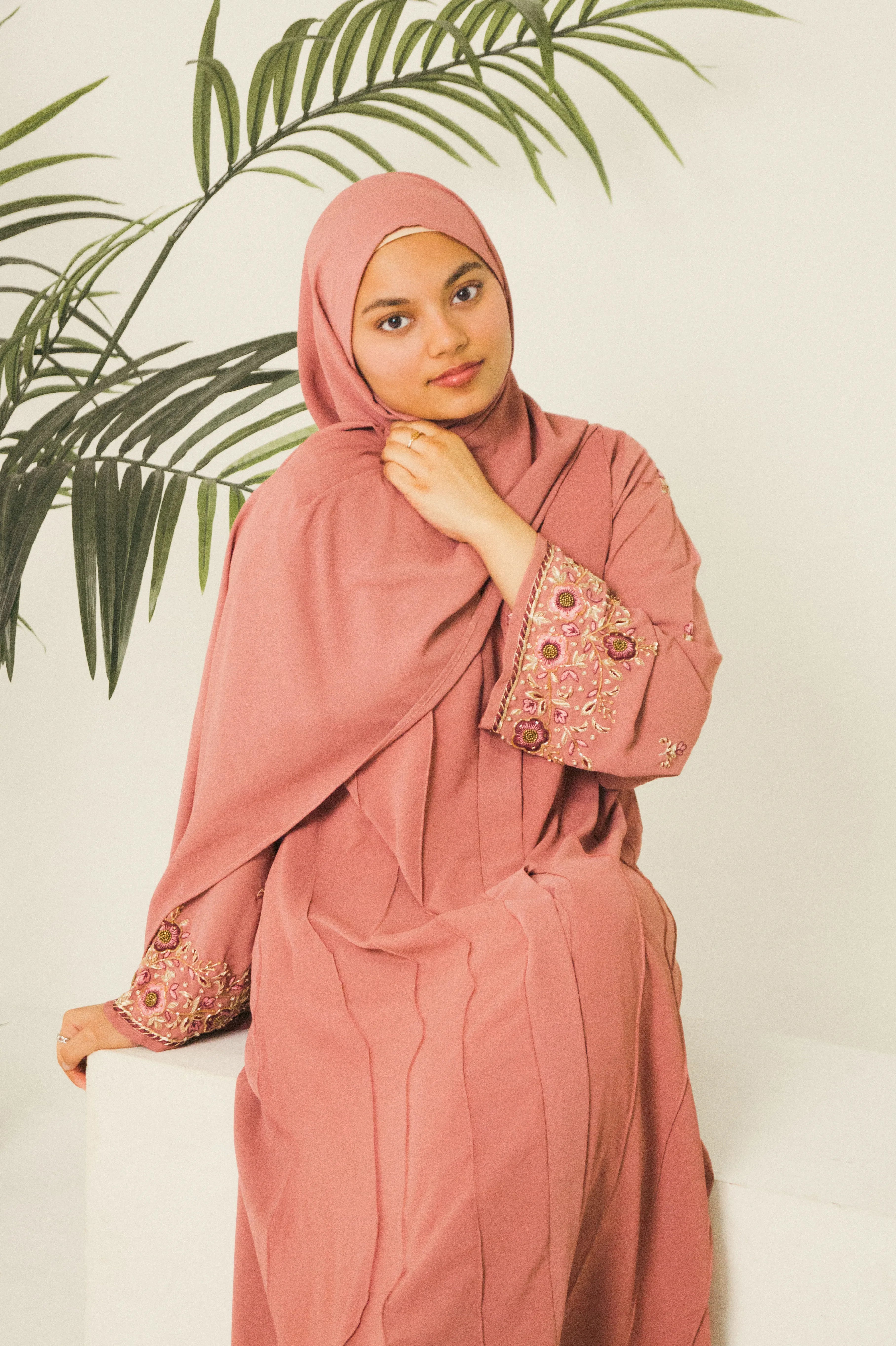 Rosette Abaya