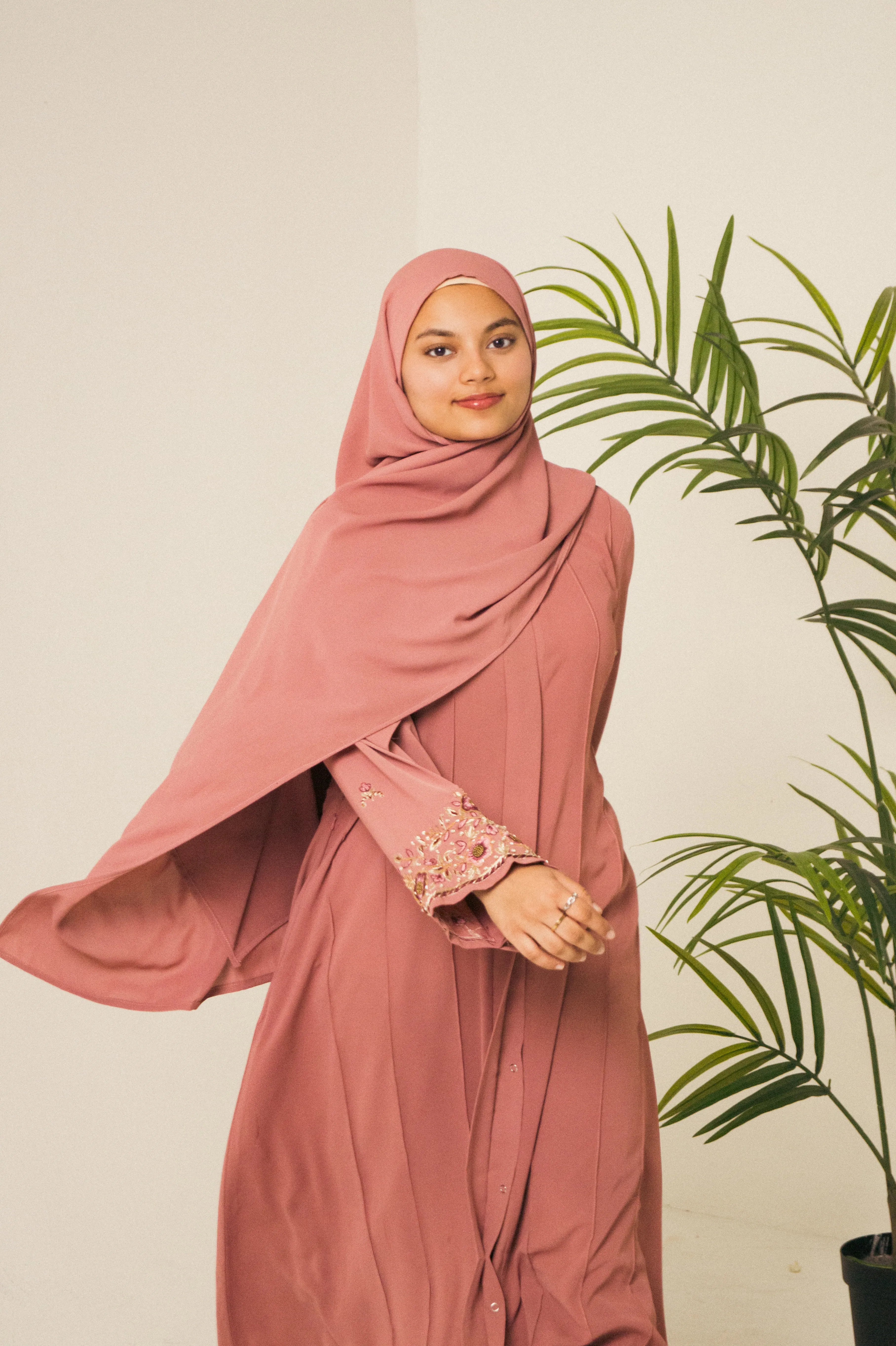 Rosette Abaya