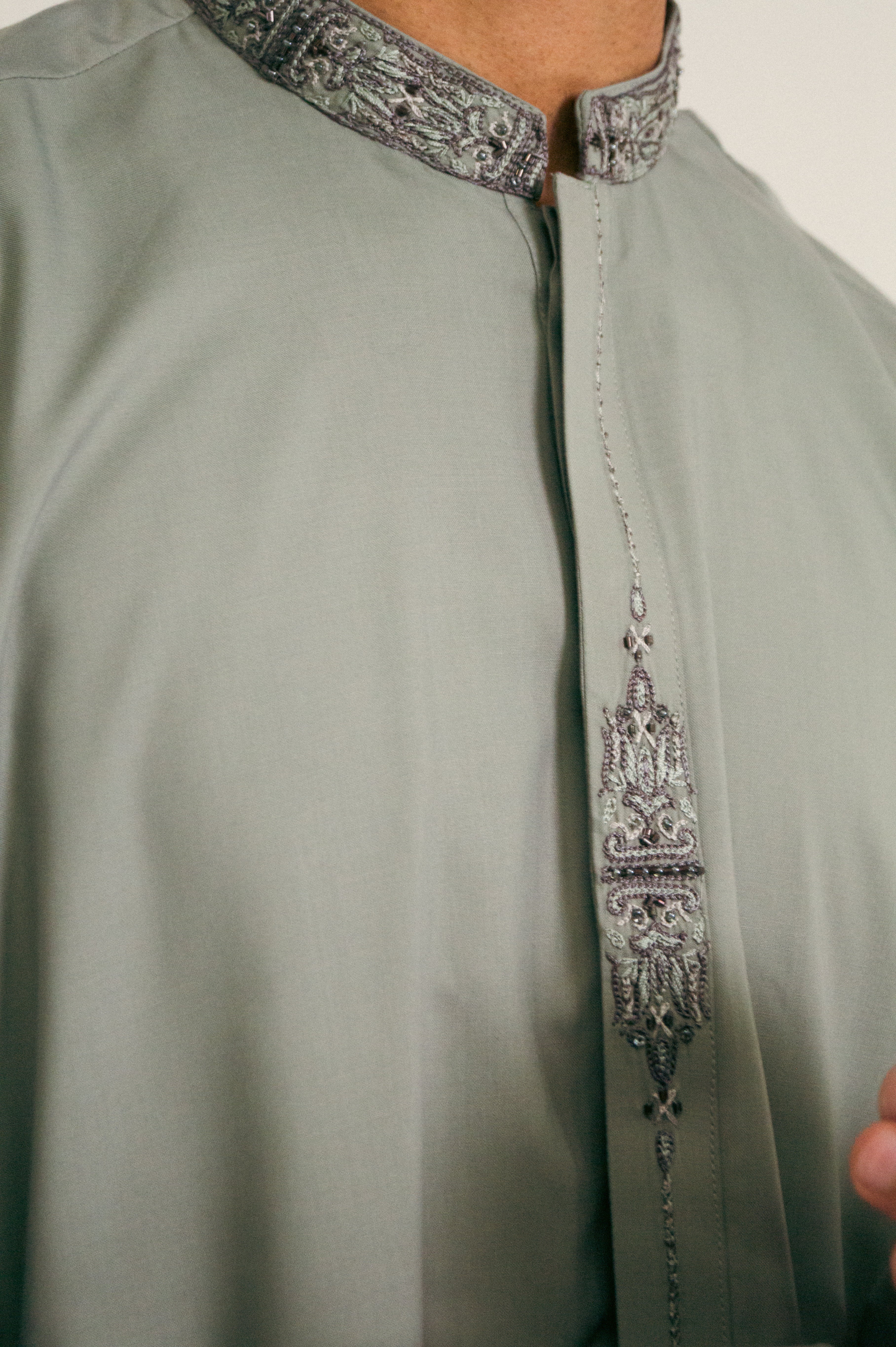 DeNative Embroidery - Silver Mist