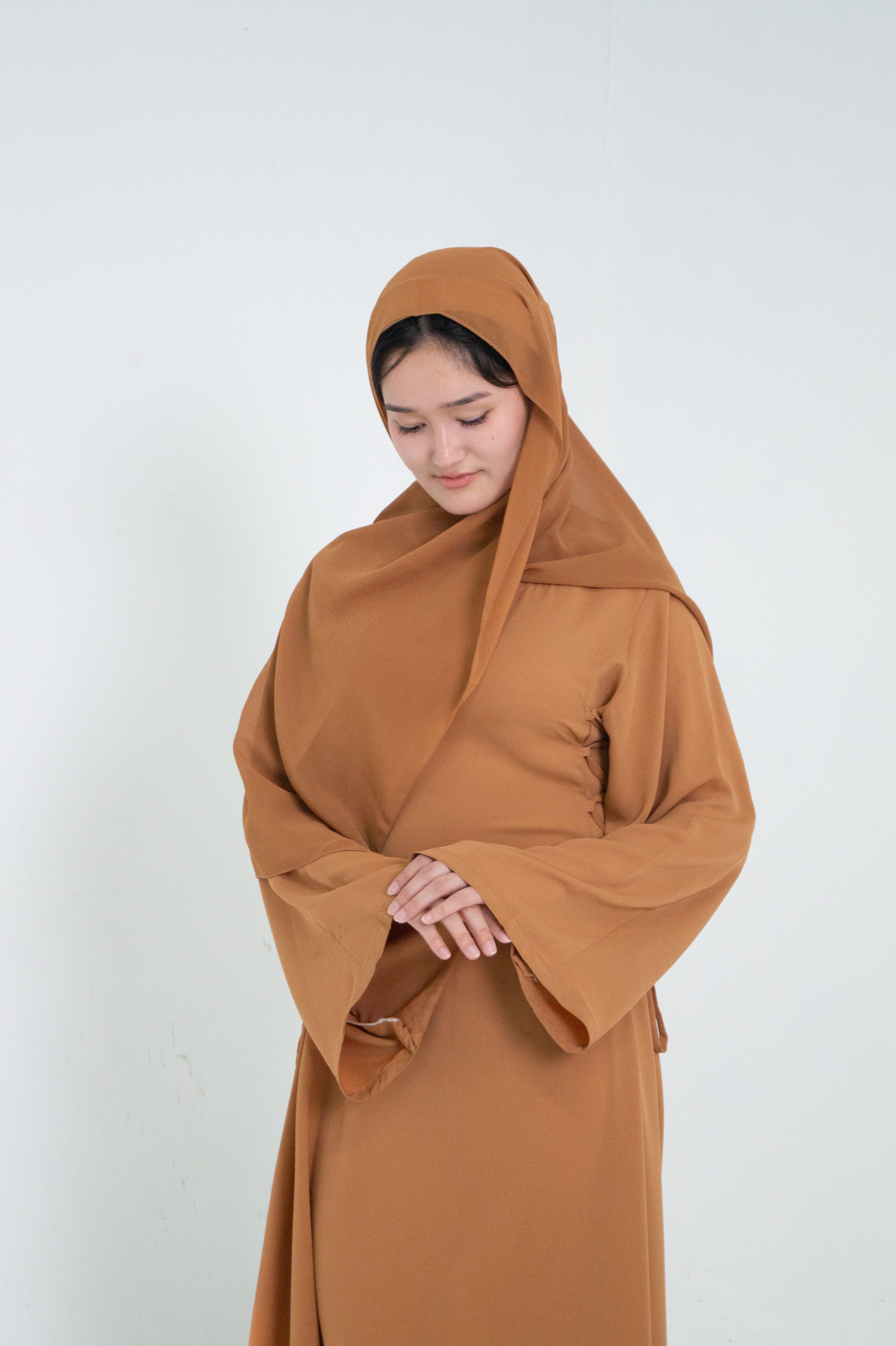 Dune Lace Abaya