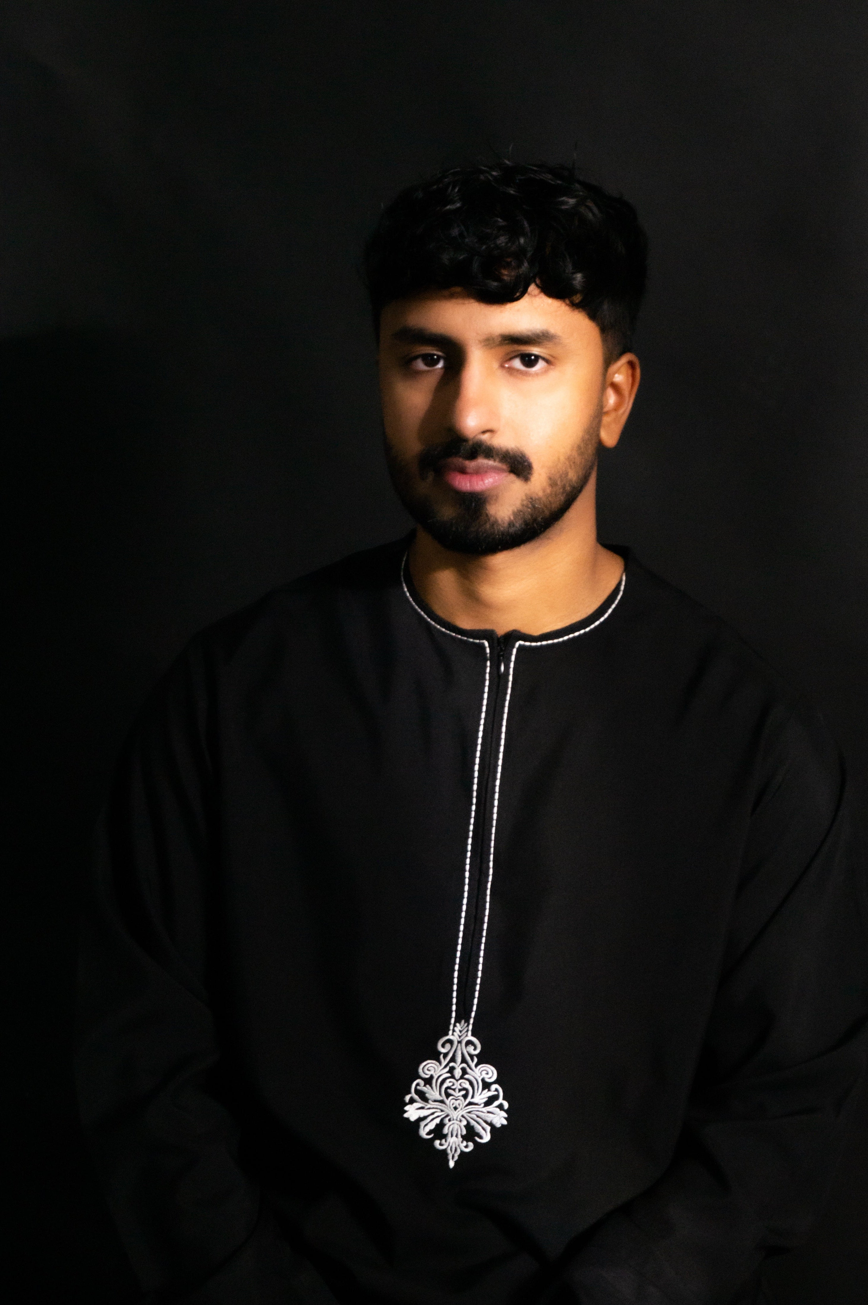 DeNative Calligraphy Thobe - Khayal