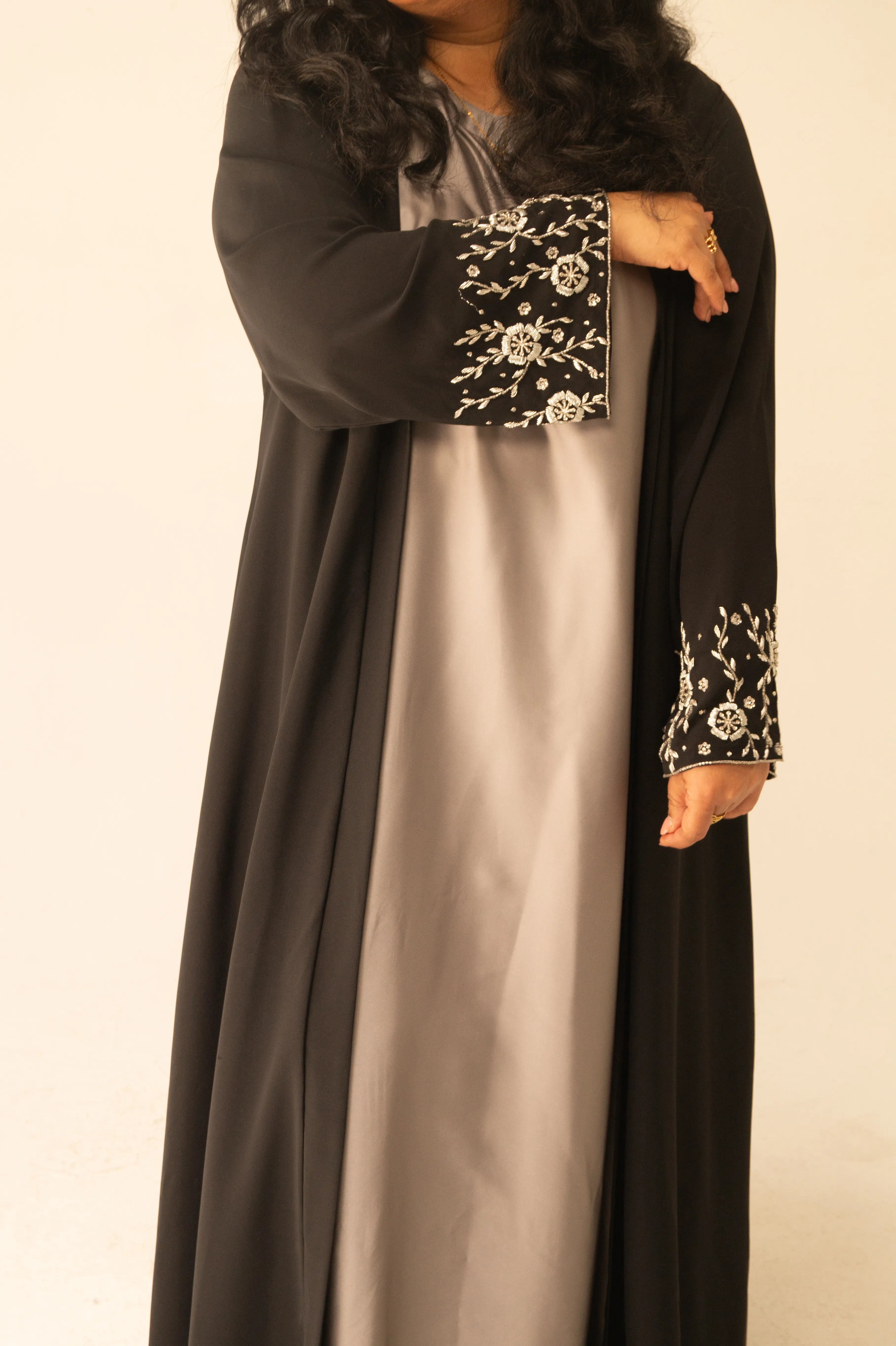Midnight Bloom Abaya
