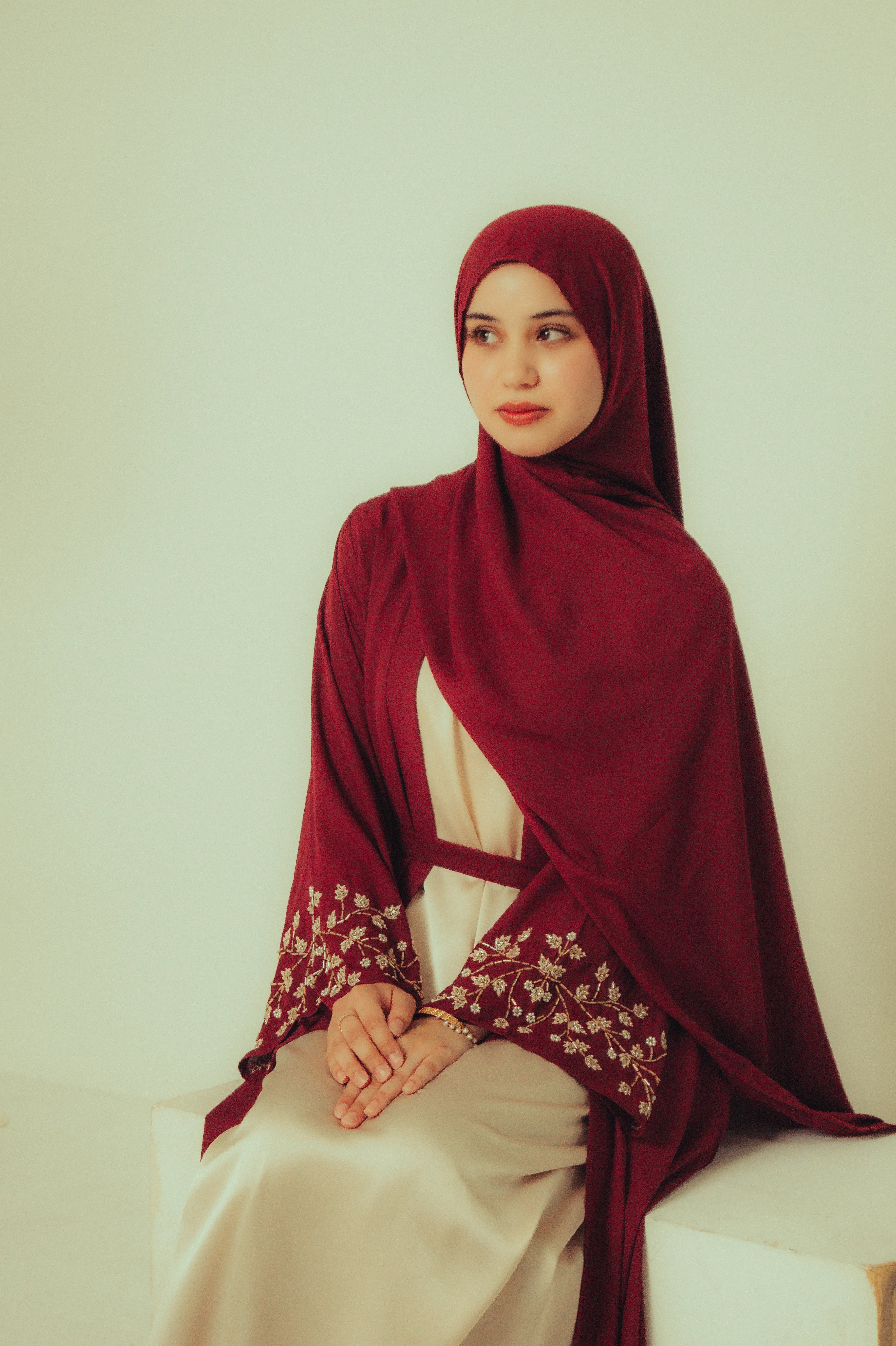 Crimson- Leaf Abaya
