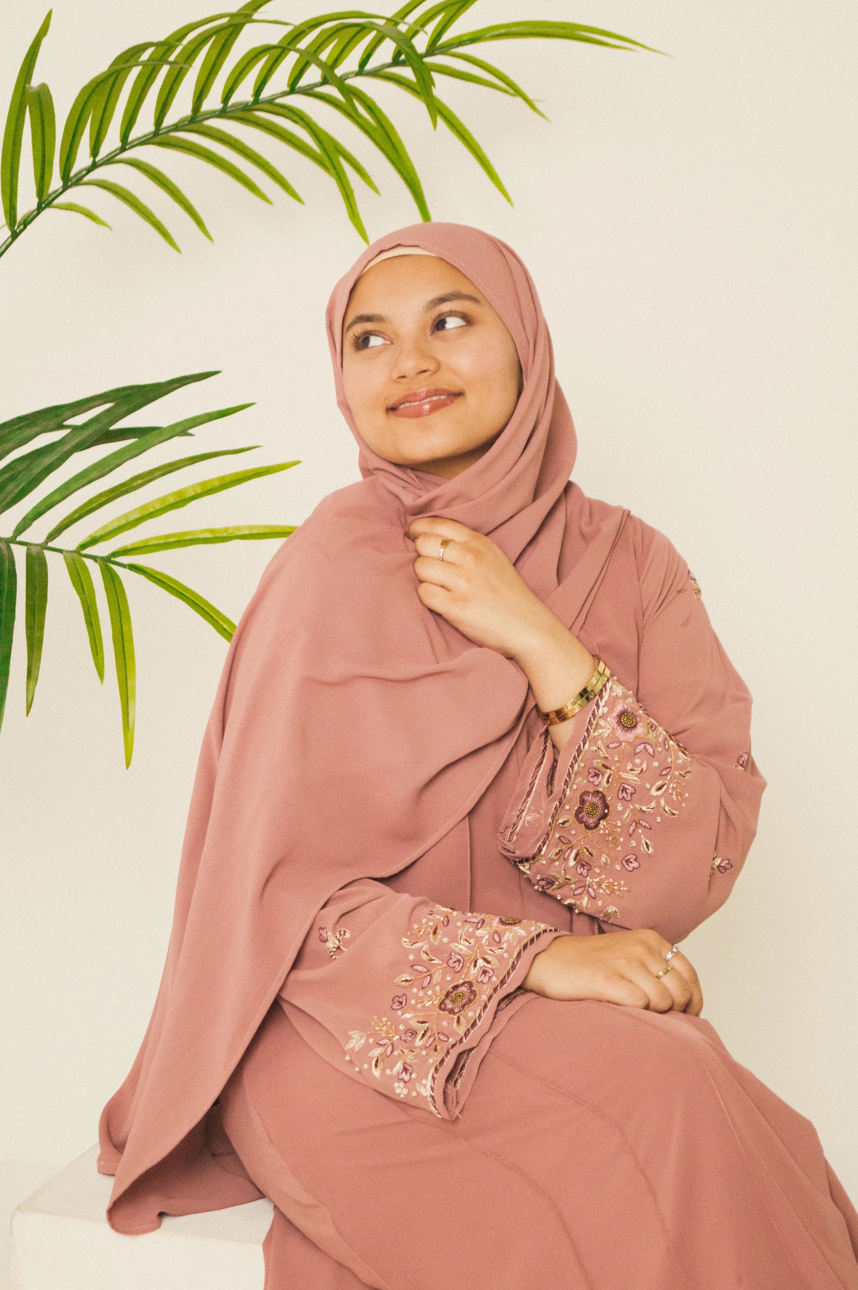 Rosette Abaya