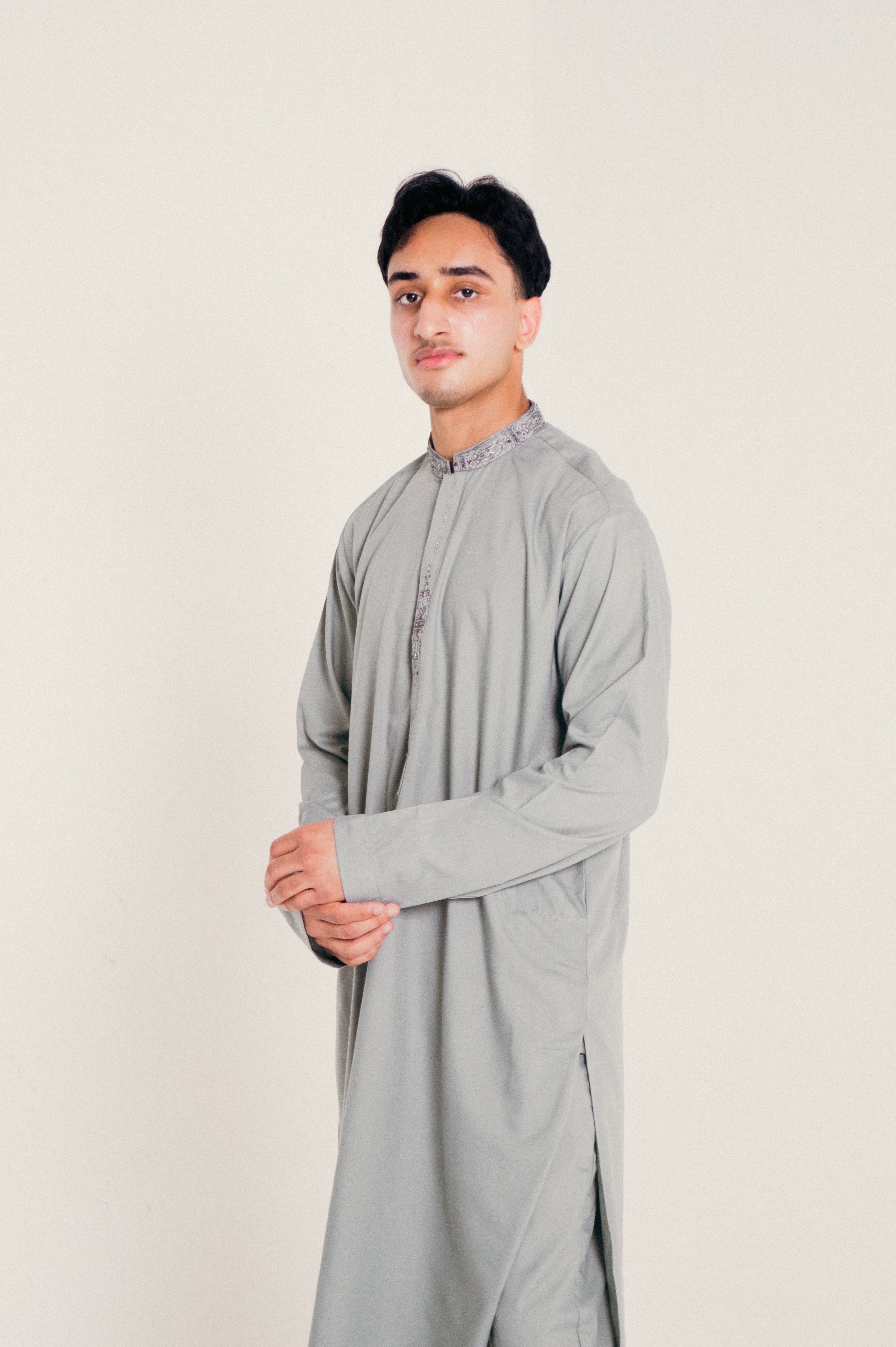 DeNative Embroidery - Silver Mist