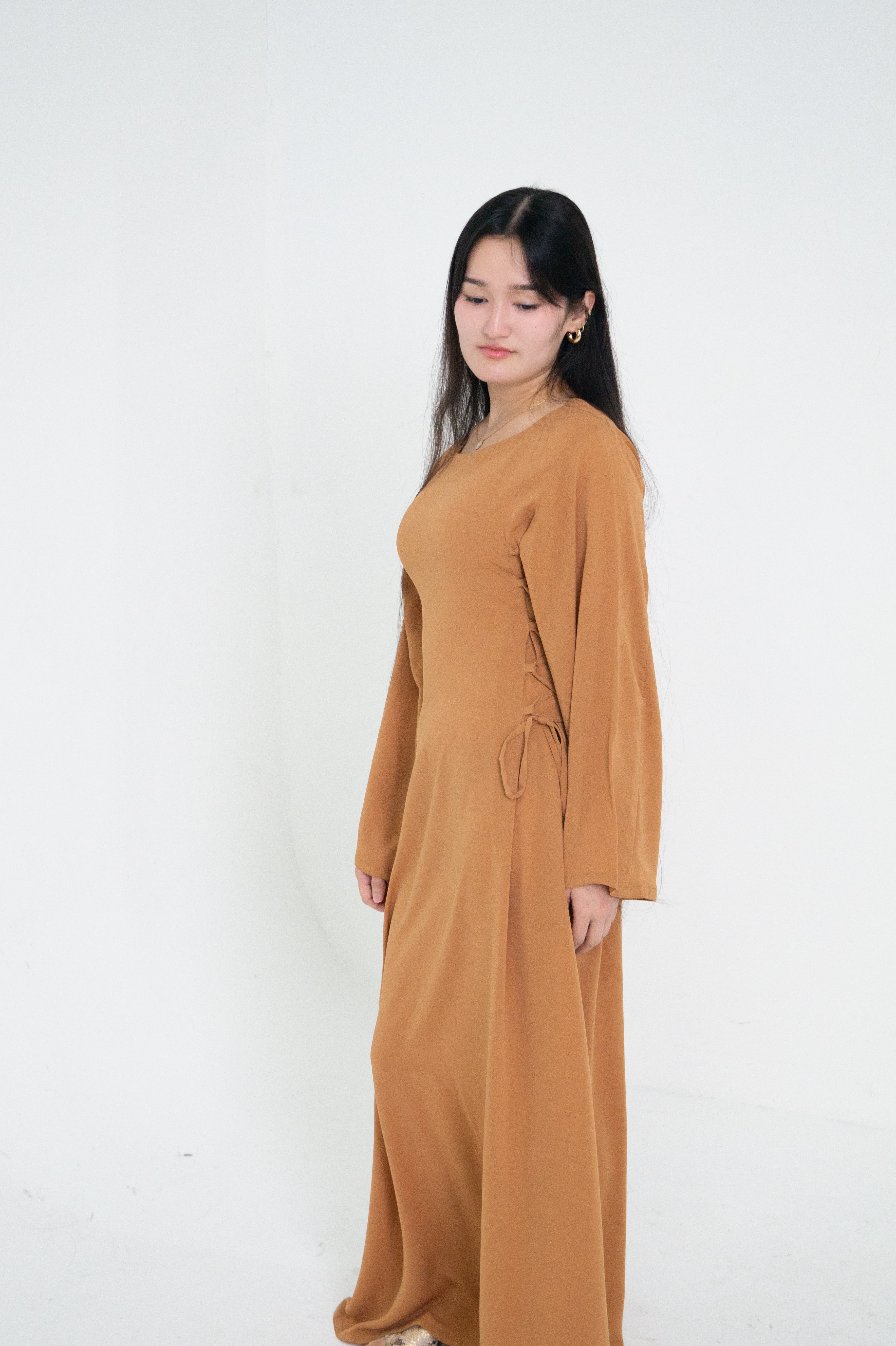 Dune Lace Abaya