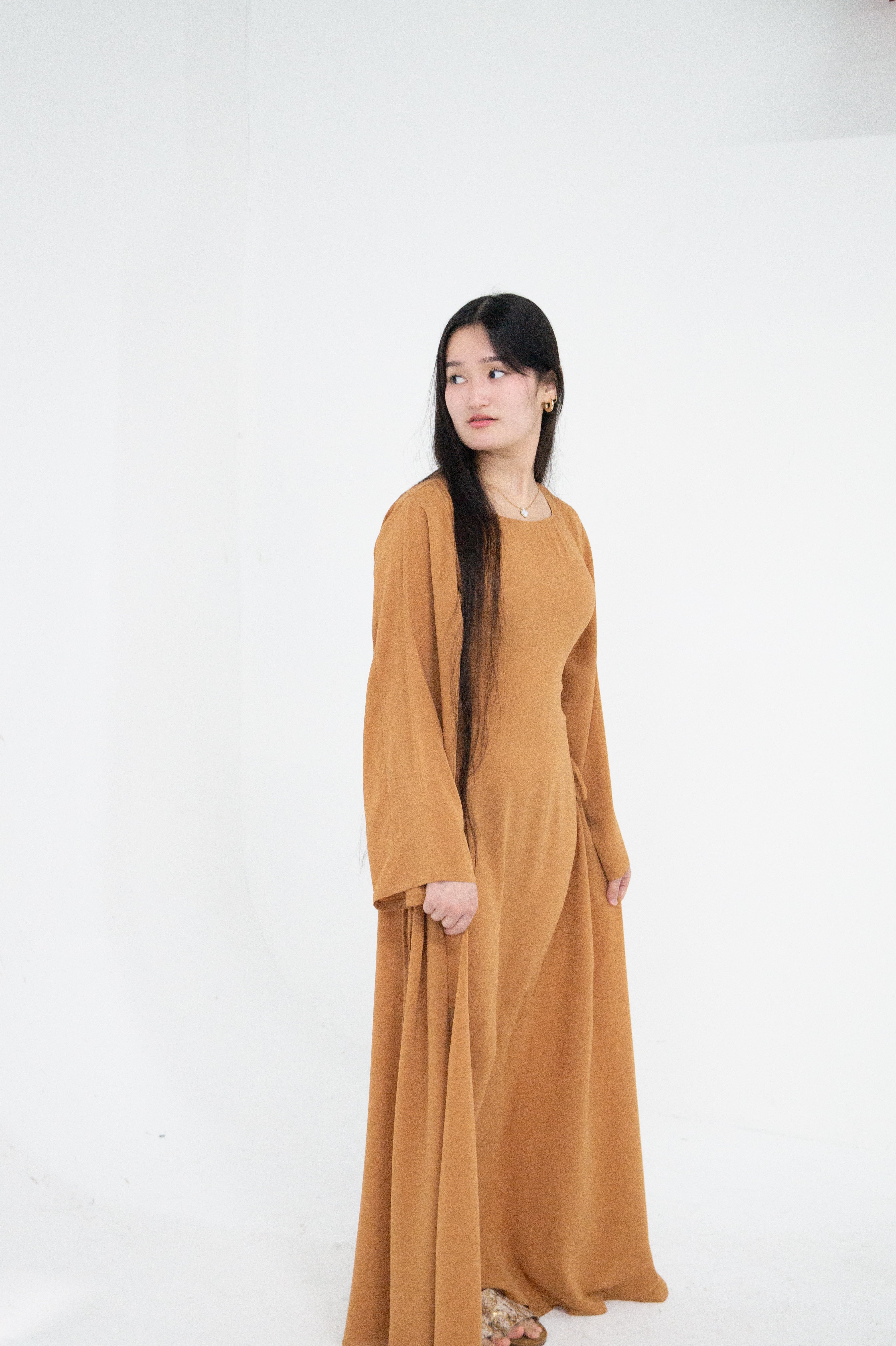 Dune Lace Abaya