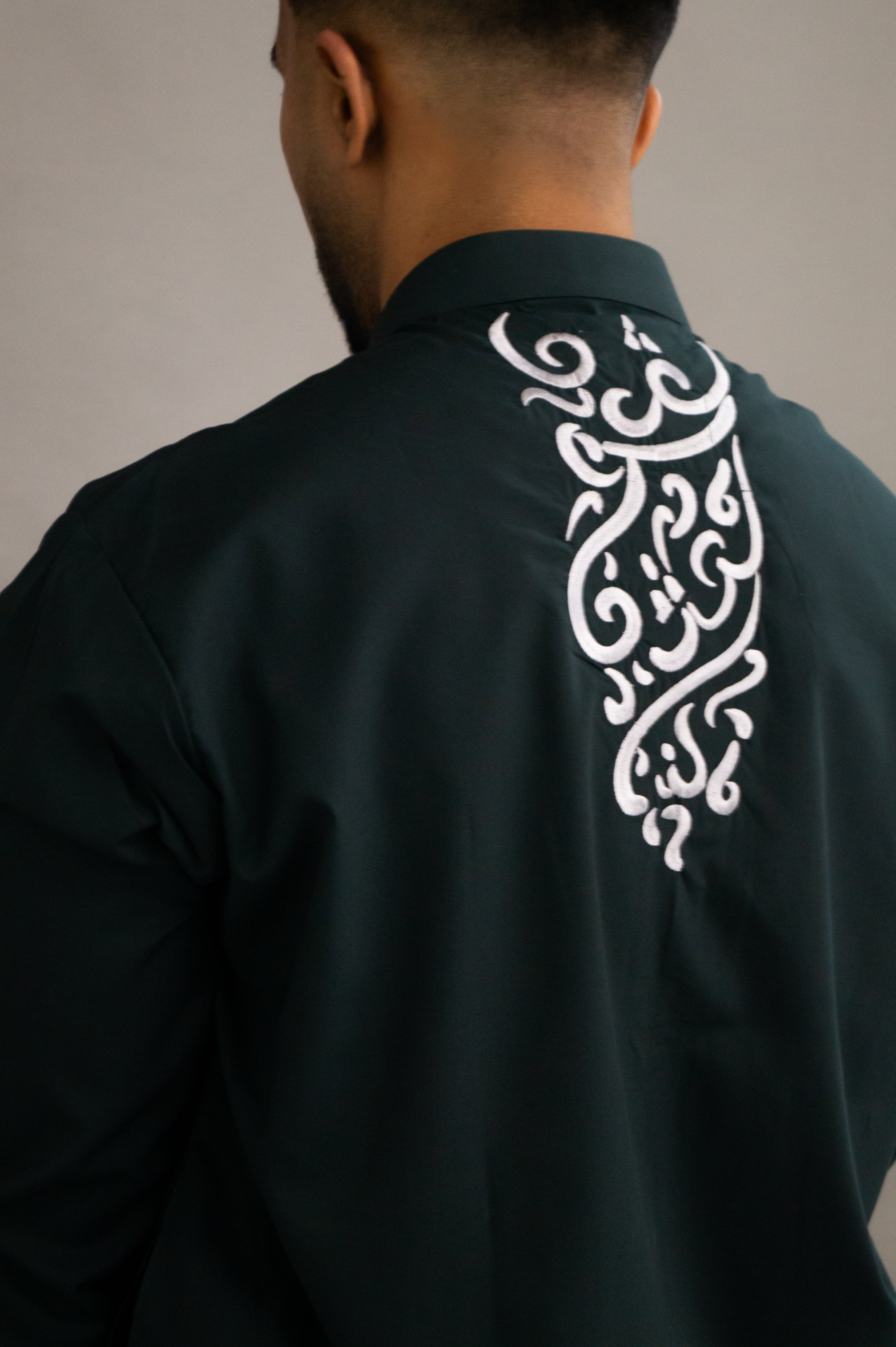 DeNative Calligraphy Thobe - Emerald Elegance