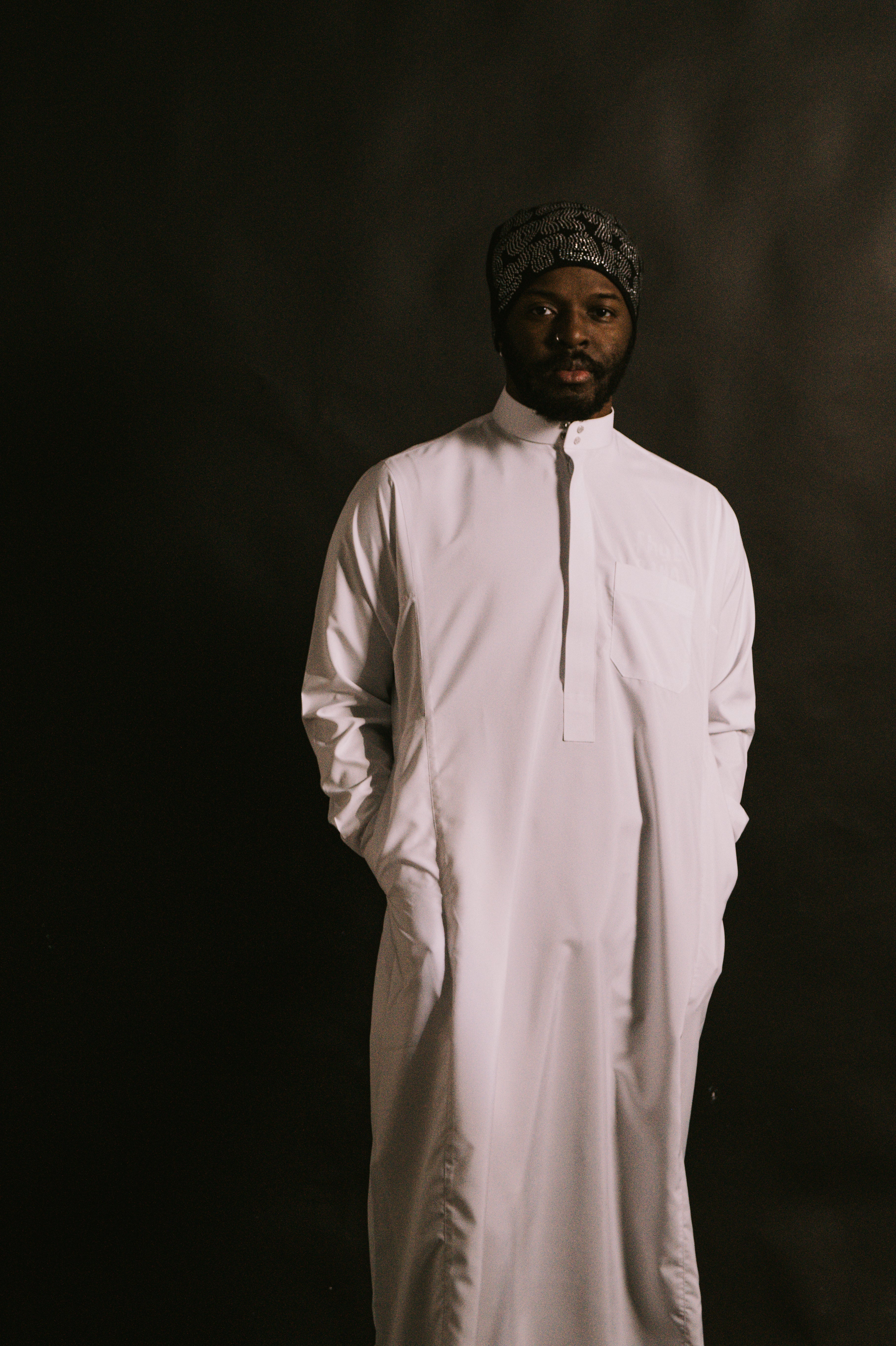 DeNative Thobe - White